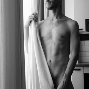 Maxime D branle lit ejac