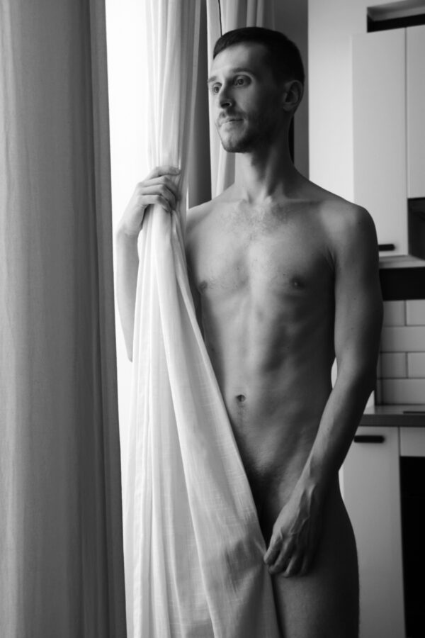 Maxime D branle lit ejac